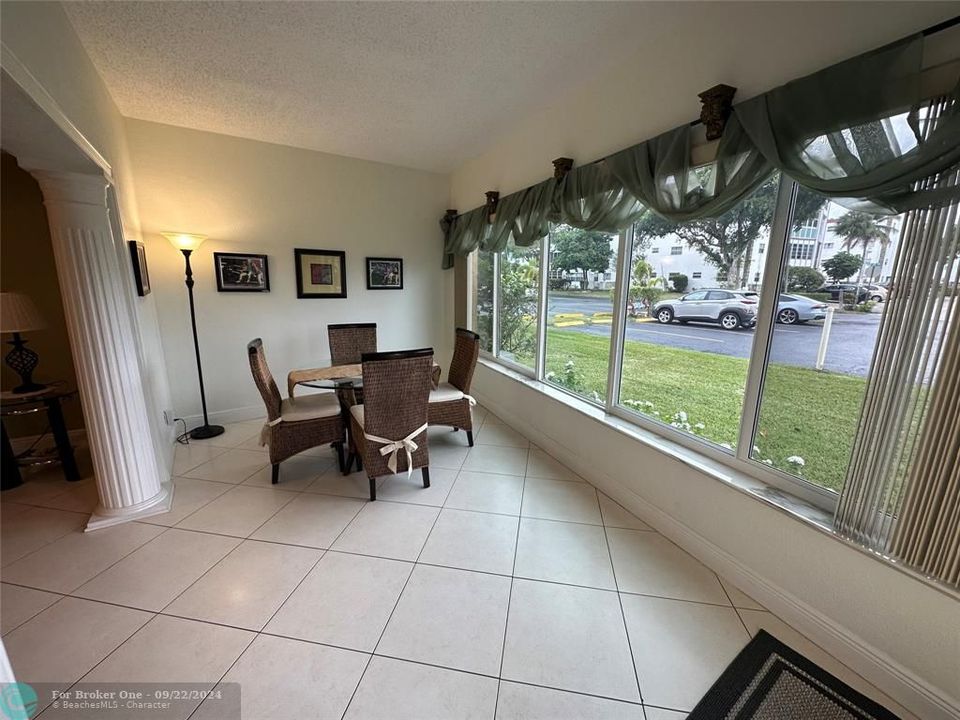 For Sale: $179,000 (2 beds, 2 baths, 1142 Square Feet)