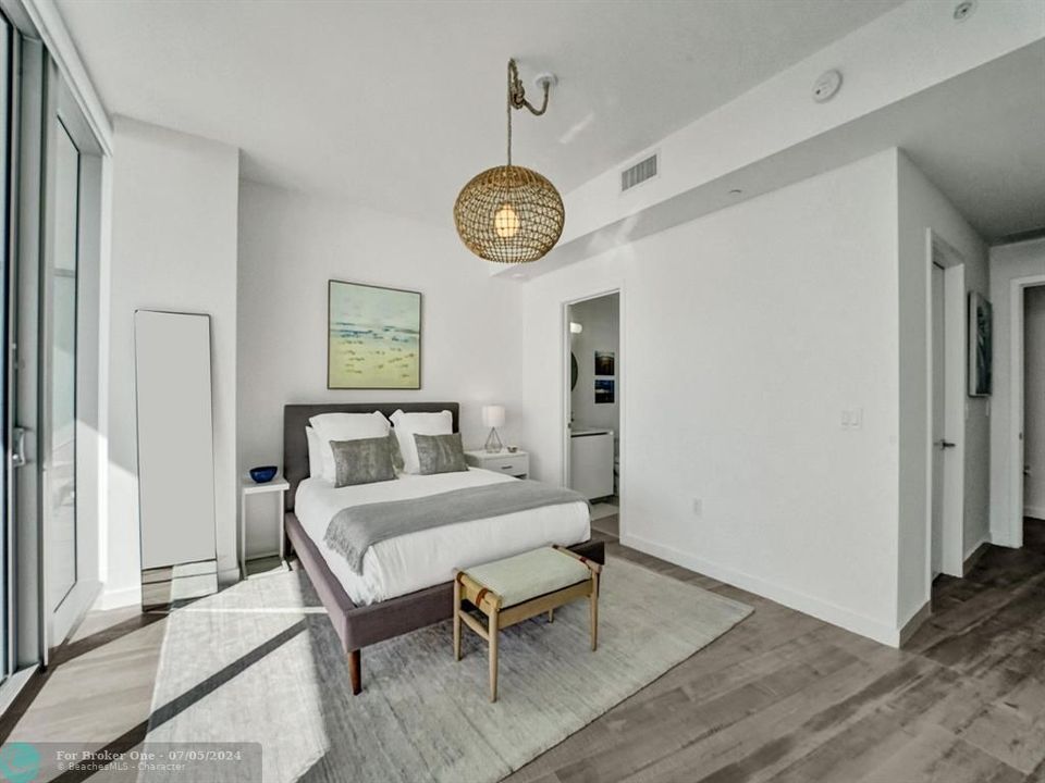 Active With Contract: $3,600,000 (2 beds, 2 baths, 2119 Square Feet)
