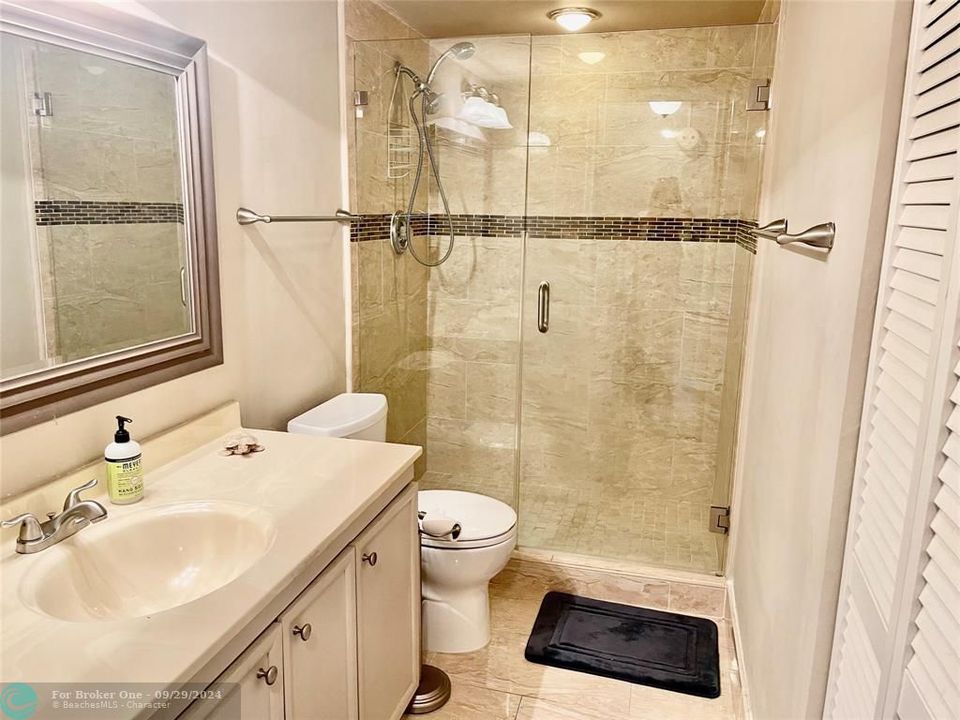 For Sale: $239,000 (2 beds, 2 baths, 1161 Square Feet)