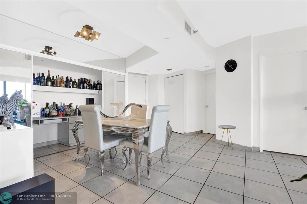 For Sale: $440,000 (2 beds, 2 baths, 1230 Square Feet)