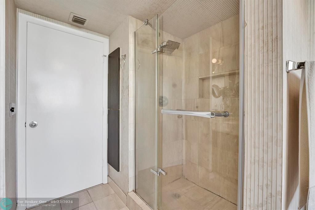 For Sale: $440,000 (2 beds, 2 baths, 1230 Square Feet)