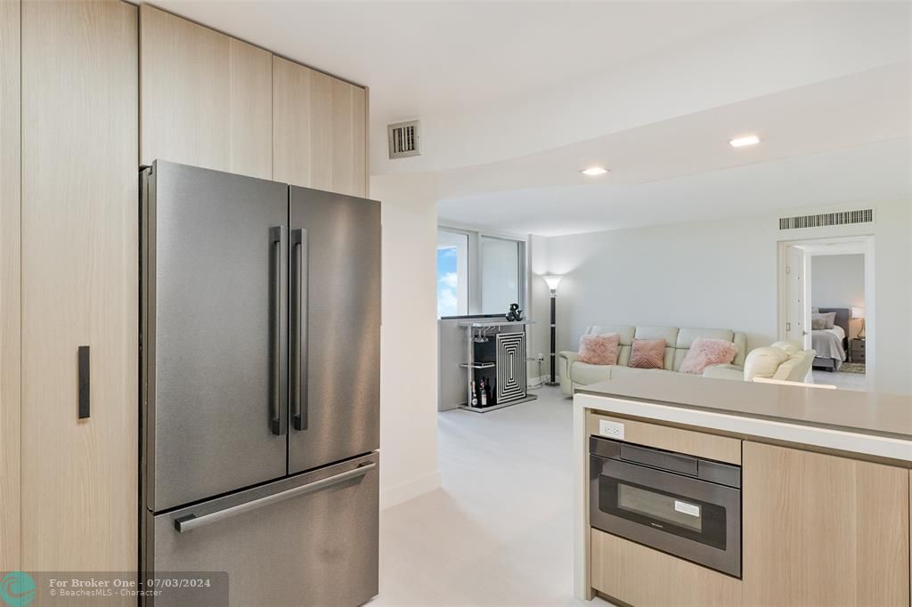 For Sale: $666,000 (2 beds, 2 baths, 1143 Square Feet)