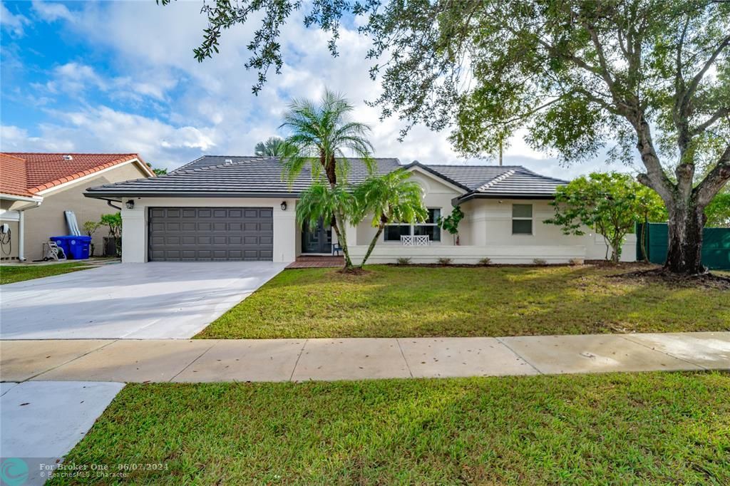 Recently Sold: $849,900 (4 beds, 2 baths, 2332 Square Feet)