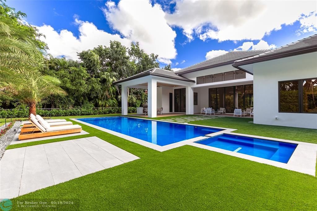 Active With Contract: $2,990,000 (4 beds, 4 baths, 4384 Square Feet)