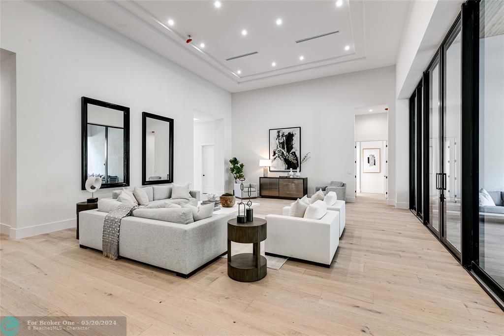 Recently Sold: $2,990,000 (4 beds, 4 baths, 4384 Square Feet)