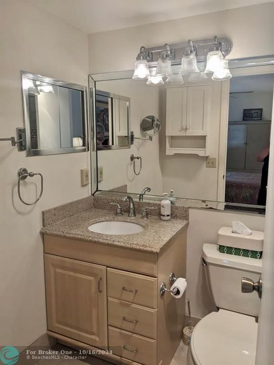 Active With Contract: $129,000 (1 beds, 1 baths, 700 Square Feet)