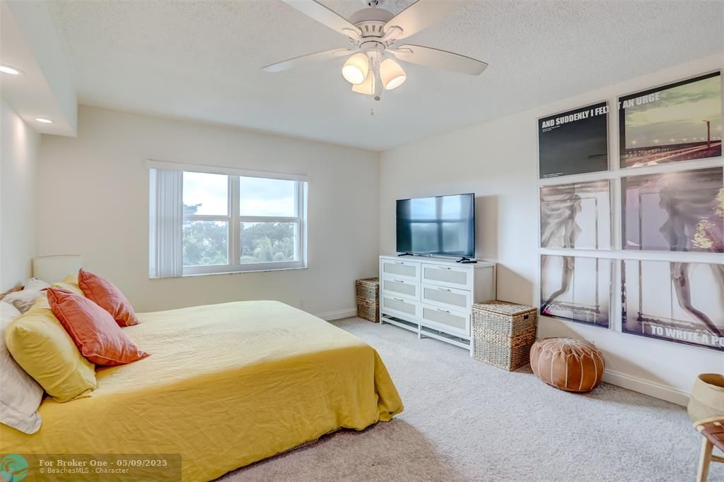 For Sale: $510,000 (2 beds, 2 baths, 1196 Square Feet)