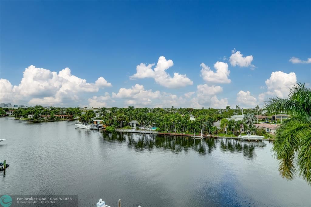 For Sale: $510,000 (2 beds, 2 baths, 1196 Square Feet)