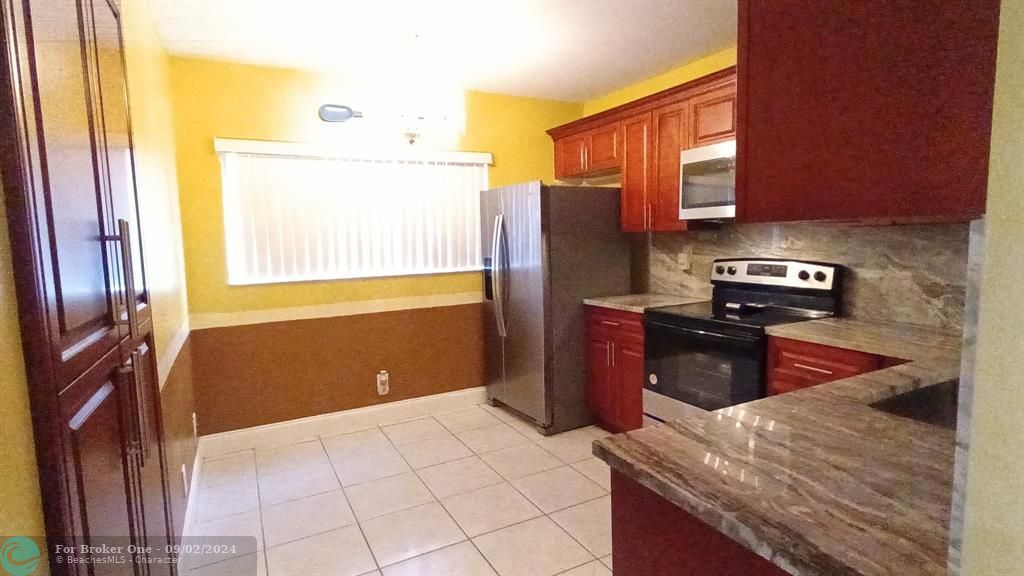 For Sale: $195,000 (2 beds, 2 baths, 1150 Square Feet)