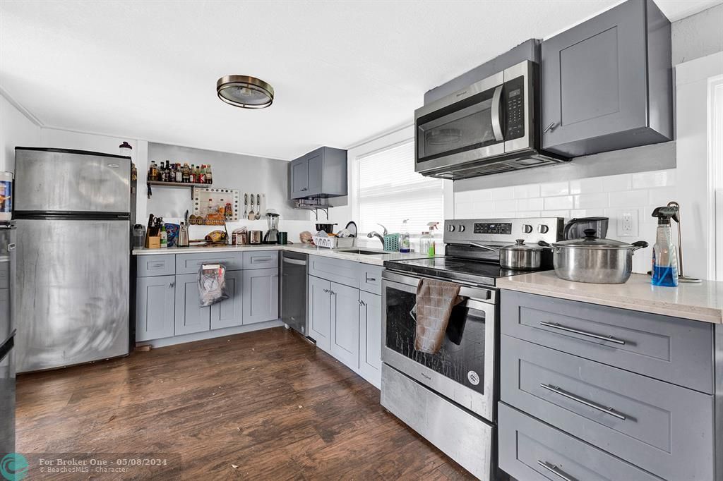 Active With Contract: $550,000 (0 beds, 0 baths, 1150 Square Feet)