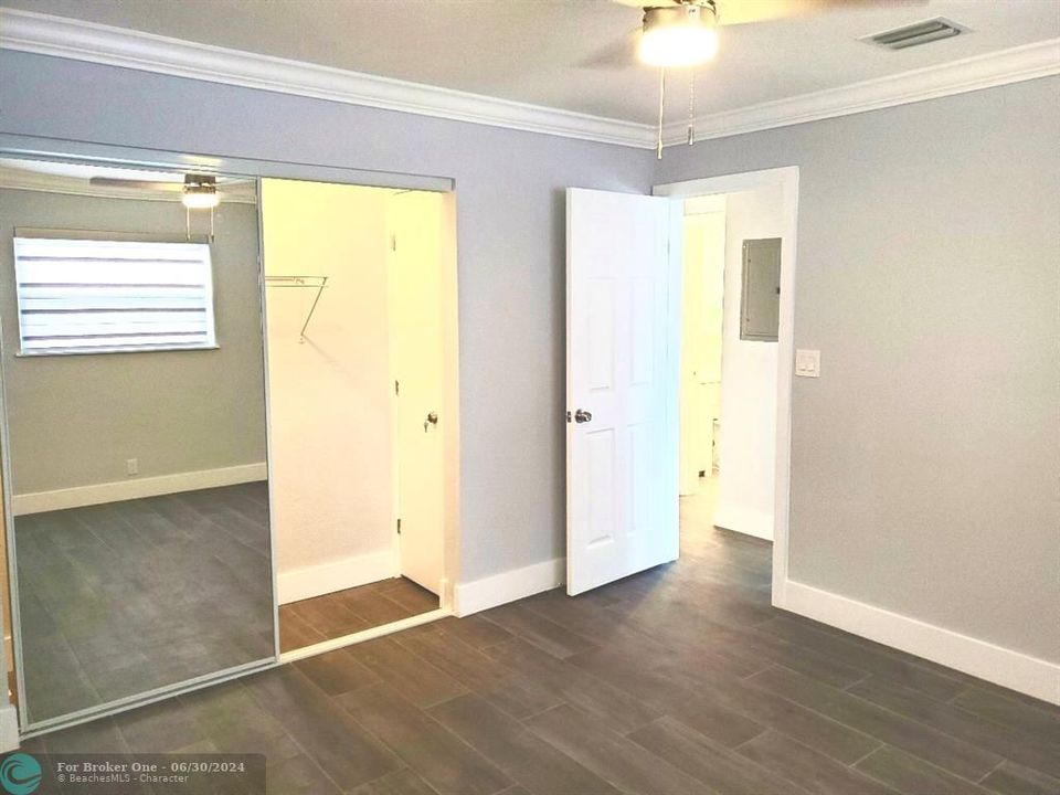 For Sale: $2,000 (2 beds, 1 baths, 1638 Square Feet)