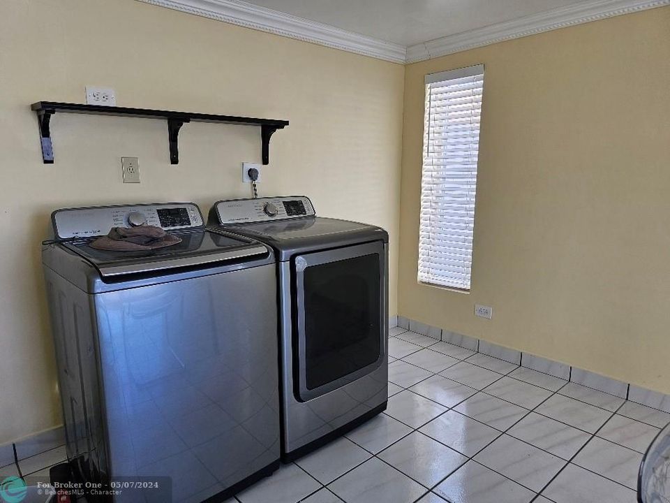 For Rent: $3,900 (3 beds, 2 baths, 1512 Square Feet)