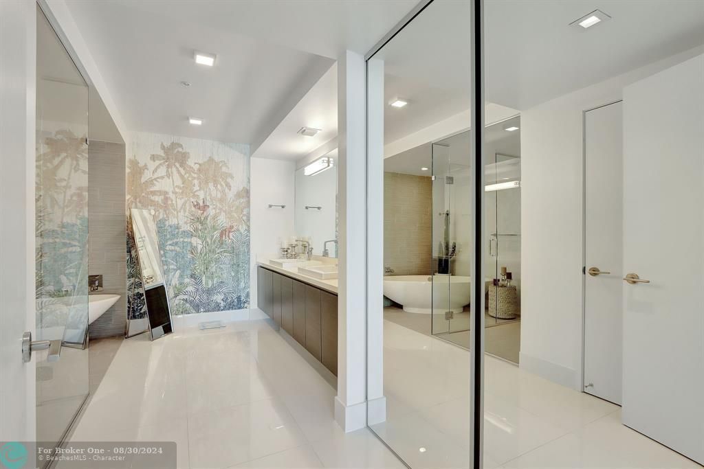 Active With Contract: $1,250,000 (2 beds, 3 baths, 1541 Square Feet)