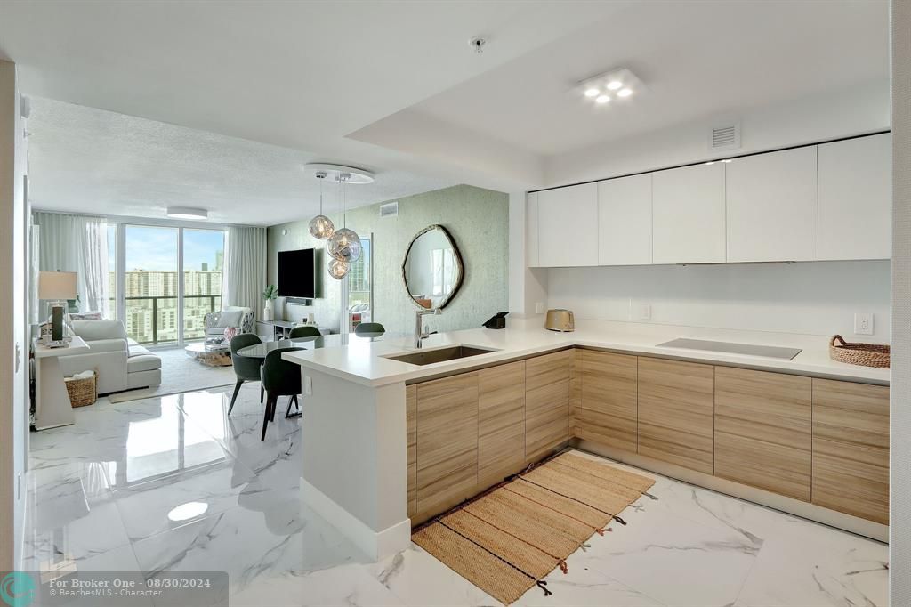 Active With Contract: $1,250,000 (2 beds, 3 baths, 1541 Square Feet)