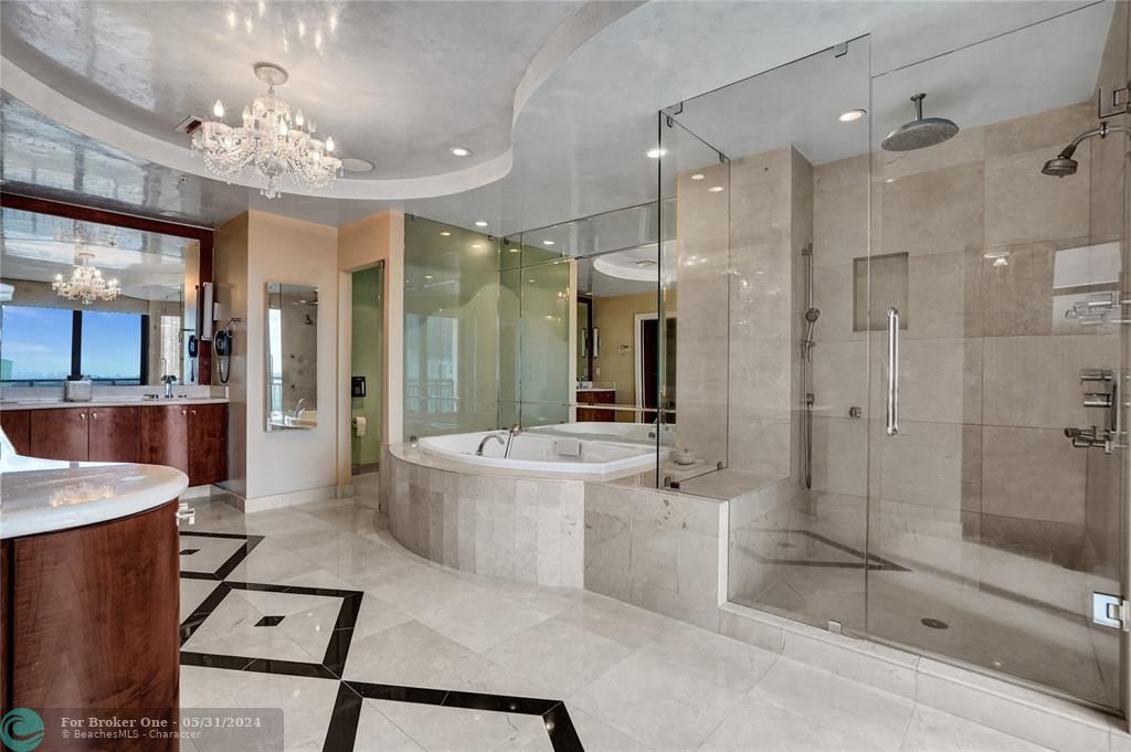 待售: $2,500,000 (5 贝兹, 4 浴室, 5103 平方英尺)
