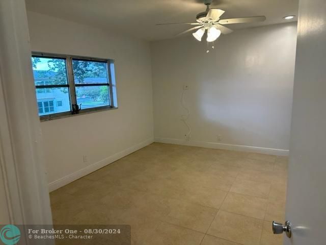 Active With Contract: $119,900 (2 beds, 2 baths, 990 Square Feet)