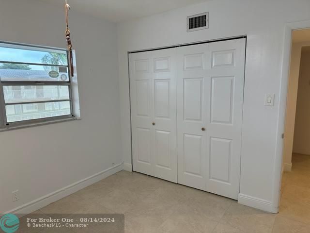 Active With Contract: $119,900 (2 beds, 2 baths, 990 Square Feet)