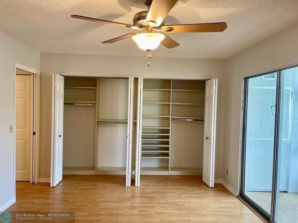 For Sale: $146,300 (1 beds, 1 baths, 720 Square Feet)