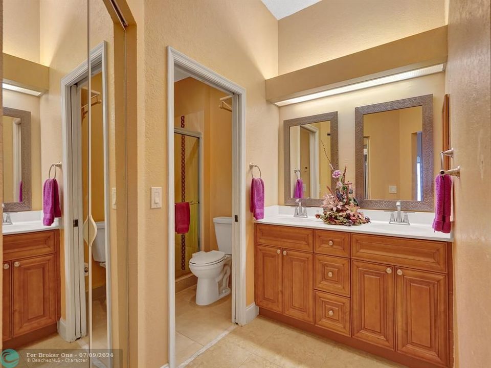最近售出: $338,000 (3 贝兹, 2 浴室, 1865 平方英尺)