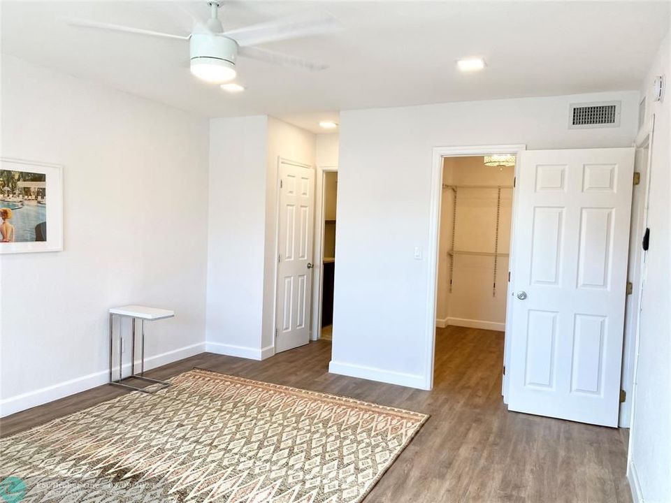 Active With Contract: $2,150 (1 beds, 1 baths, 0 Square Feet)