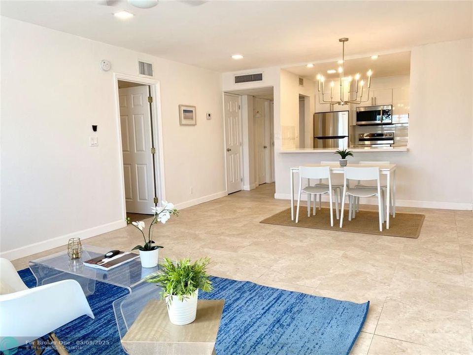 Active With Contract: $2,150 (1 beds, 1 baths, 0 Square Feet)