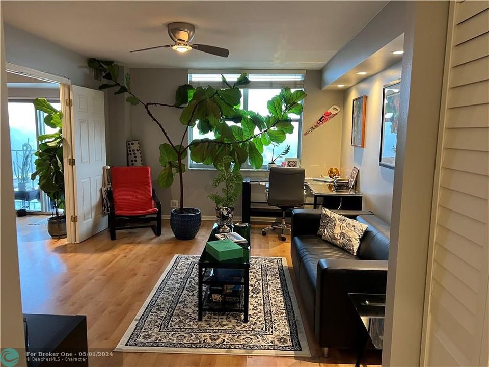 For Rent: $2,600 (2 beds, 2 baths, 1042 Square Feet)