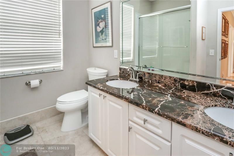 For Rent: $4,900 (4 beds, 2 baths, 2113 Square Feet)
