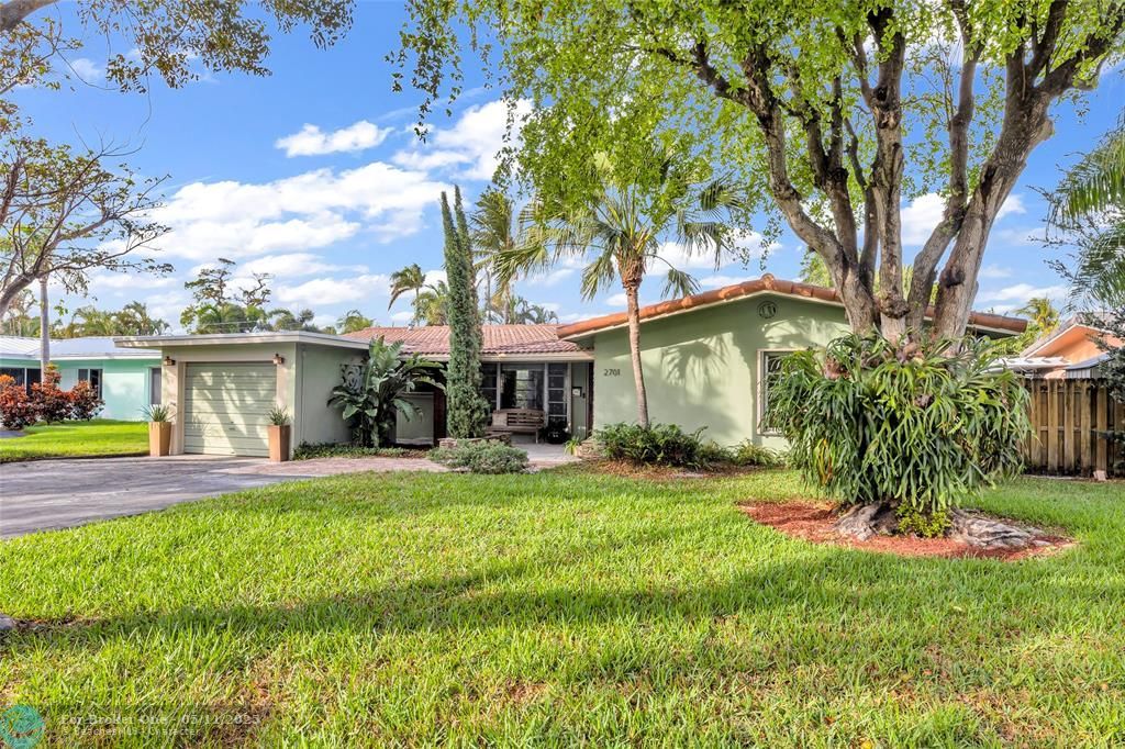 For Sale: $687,000 (2 beds, 2 baths, 1486 Square Feet)