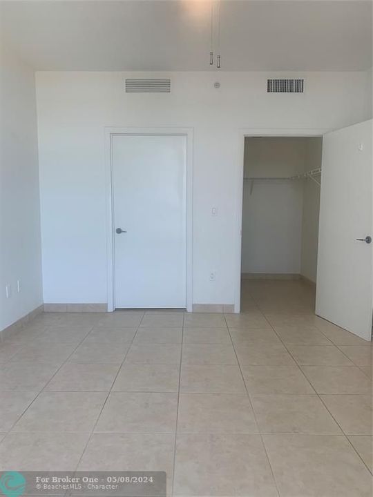For Rent: $2,550 (1 beds, 1 baths, 755 Square Feet)