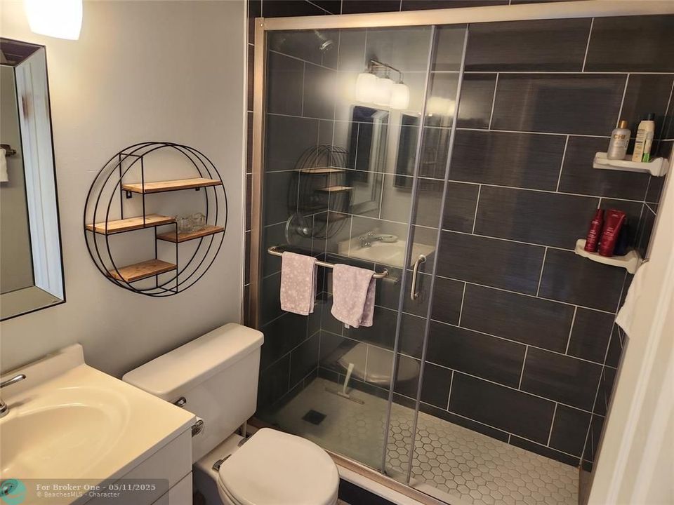 For Sale: $144,777 (1 beds, 1 baths, 590 Square Feet)