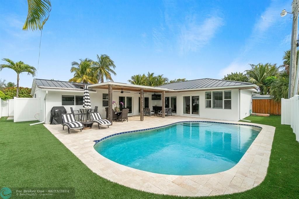 Active With Contract: $1,499,000 (3 beds, 3 baths, 1970 Square Feet)