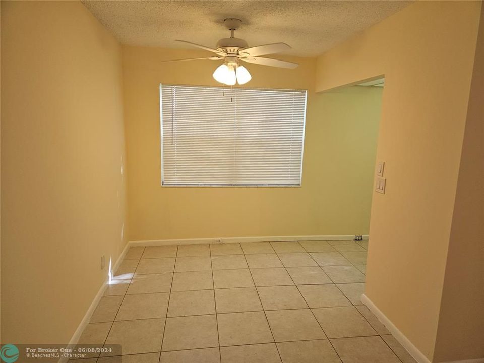 Active With Contract: $135,000 (2 beds, 1 baths, 828 Square Feet)