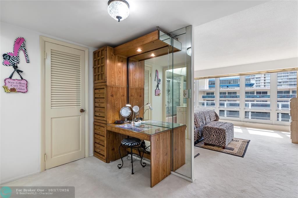 Active With Contract: $575,000 (2 beds, 2 baths, 1500 Square Feet)