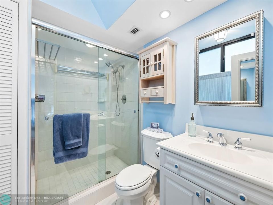 For Sale: $1,195,000 (2 beds, 2 baths, 1264 Square Feet)