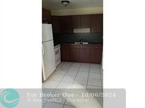 For Rent: $2,000 (3 beds, 2 baths, 1020 Square Feet)