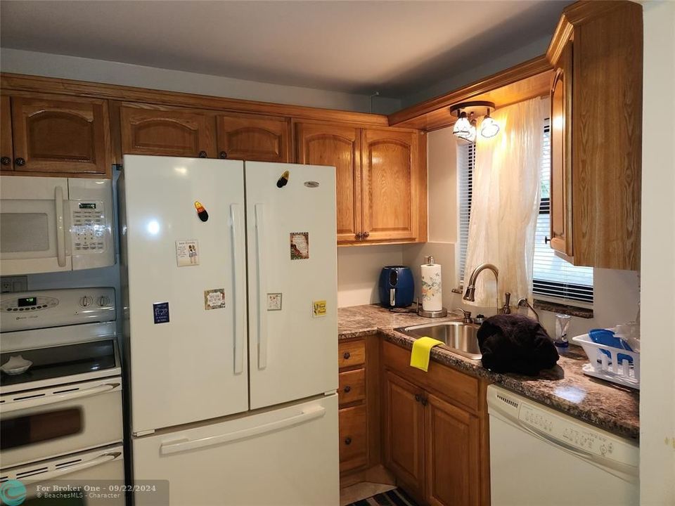 For Sale: $177,777 (2 beds, 2 baths, 850 Square Feet)