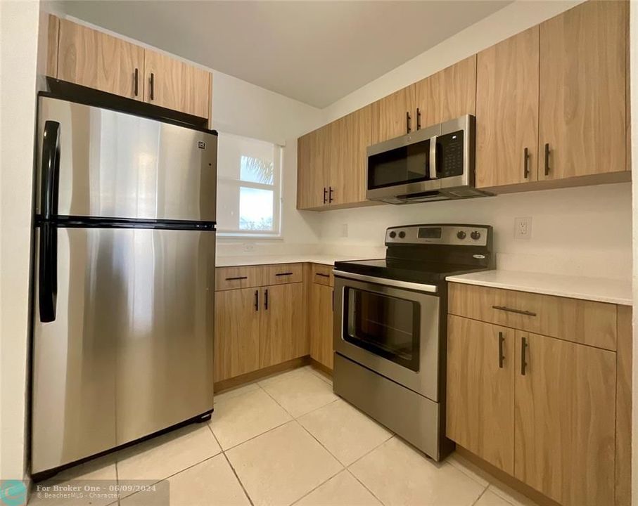 Recently Rented: $2,150 (2 beds, 2 baths, 1007 Square Feet)