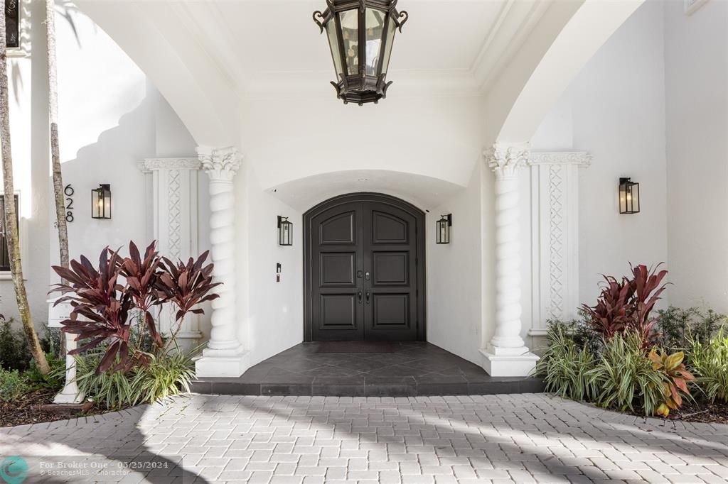 For Sale: $9,995,000 (6 beds, 7 baths, 8365 Square Feet)