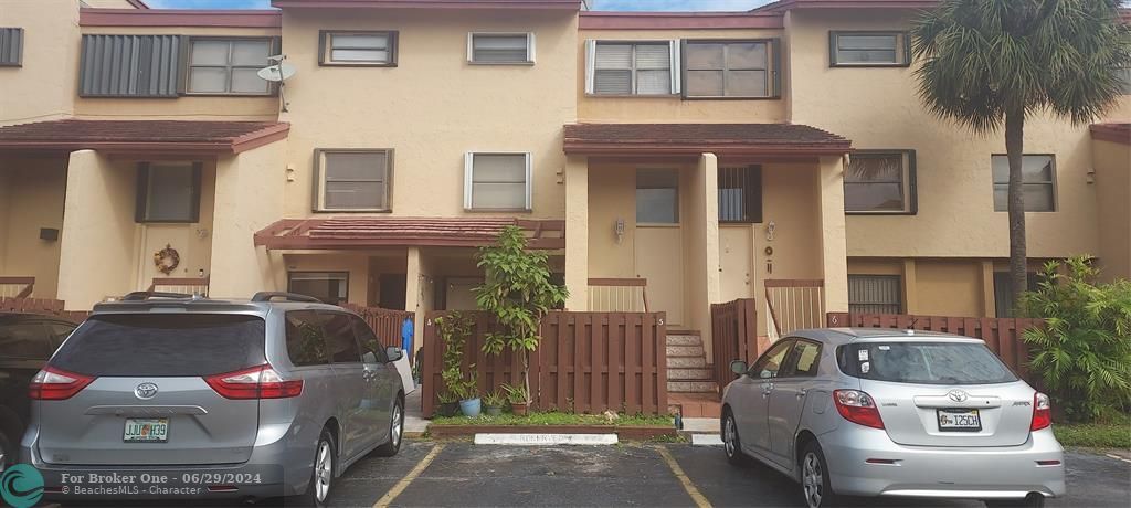 For Rent: $2,500 (2 beds, 2 baths, 1520 Square Feet)