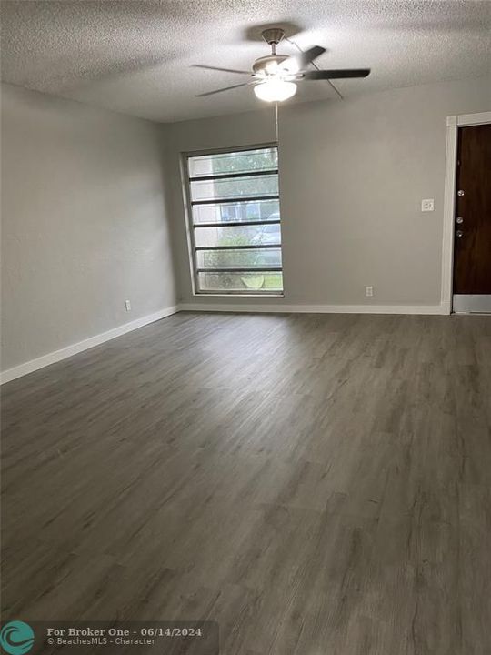 Recently Rented: $2,350 (2 beds, 2 baths, 1060 Square Feet)