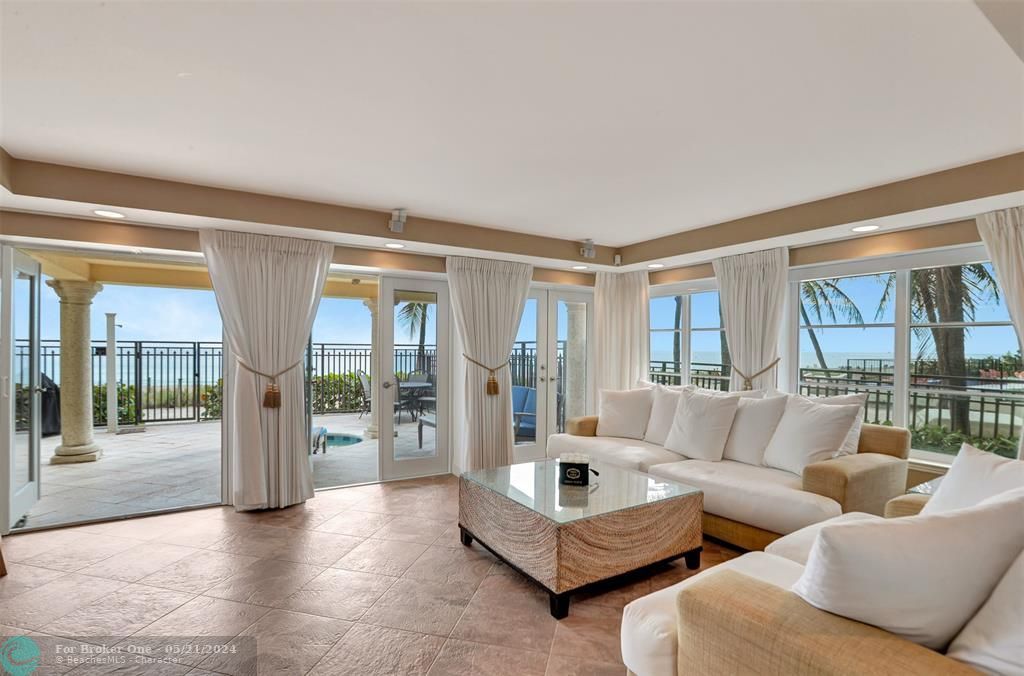 Recently Sold: $3,500,000 (3 beds, 4 baths, 3273 Square Feet)