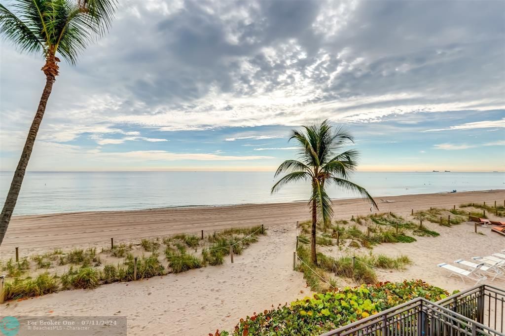 Recently Sold: $3,500,000 (3 beds, 4 baths, 3273 Square Feet)