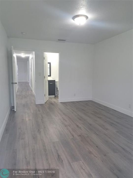 Recently Sold: $2,750 (3 beds, 2 baths, 3728 Square Feet)