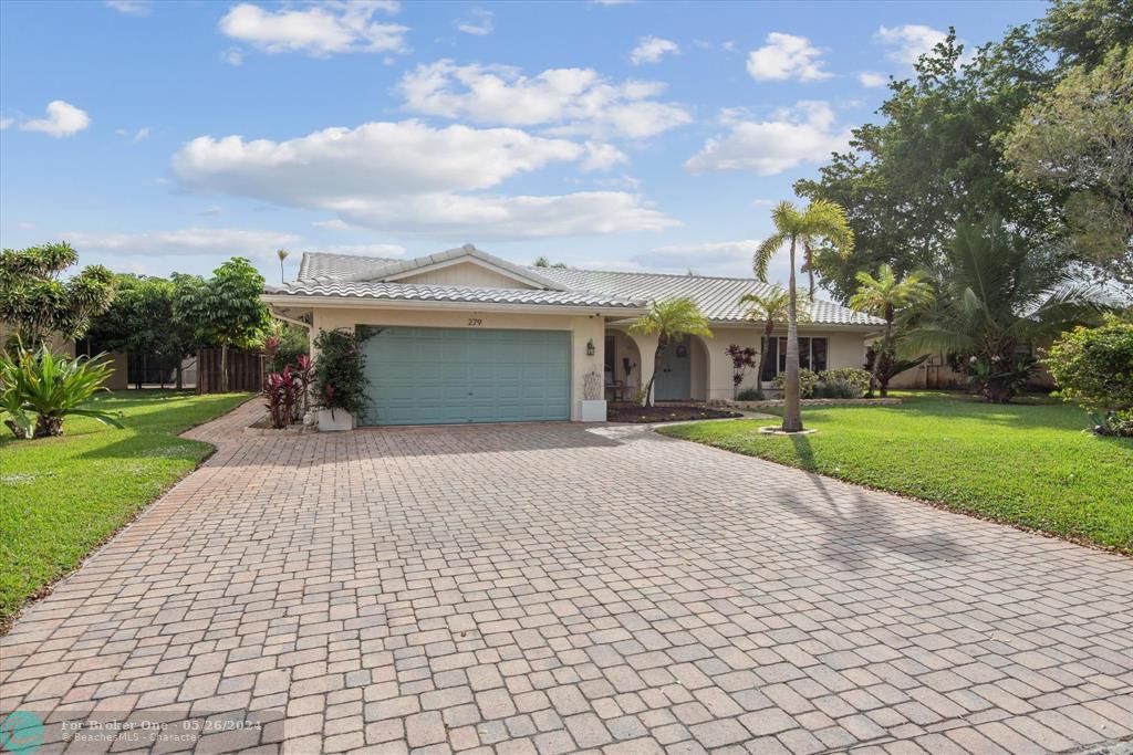 Active With Contract: $699,000 (5 beds, 3 baths, 2477 Square Feet)