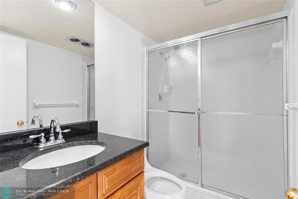 Active With Contract: $209,000 (2 beds, 2 baths, 1064 Square Feet)