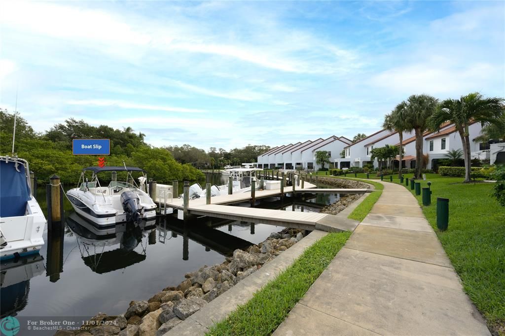 For Sale: $1,099,000 (3 beds, 2 baths, 1642 Square Feet)