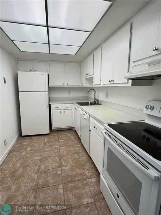 For Sale: $185,000 (2 beds, 1 baths, 1079 Square Feet)