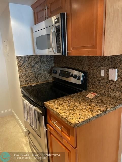 For Rent: $3,000 (1 beds, 1 baths, 1067 Square Feet)