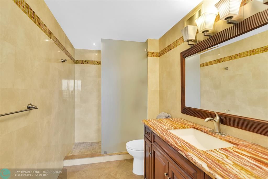 Недавно арендовано: $3,100 (2 спален, 2 ванн, 1233 Квадратных фут)