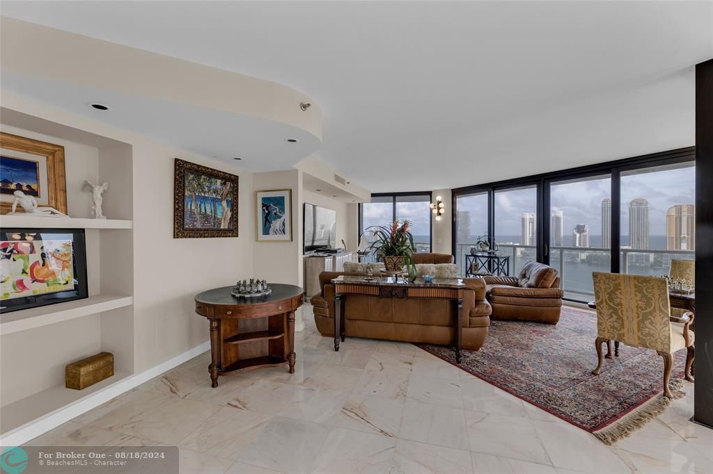 For Sale: $2,500,000 (4 beds, 4 baths, 4240 Square Feet)